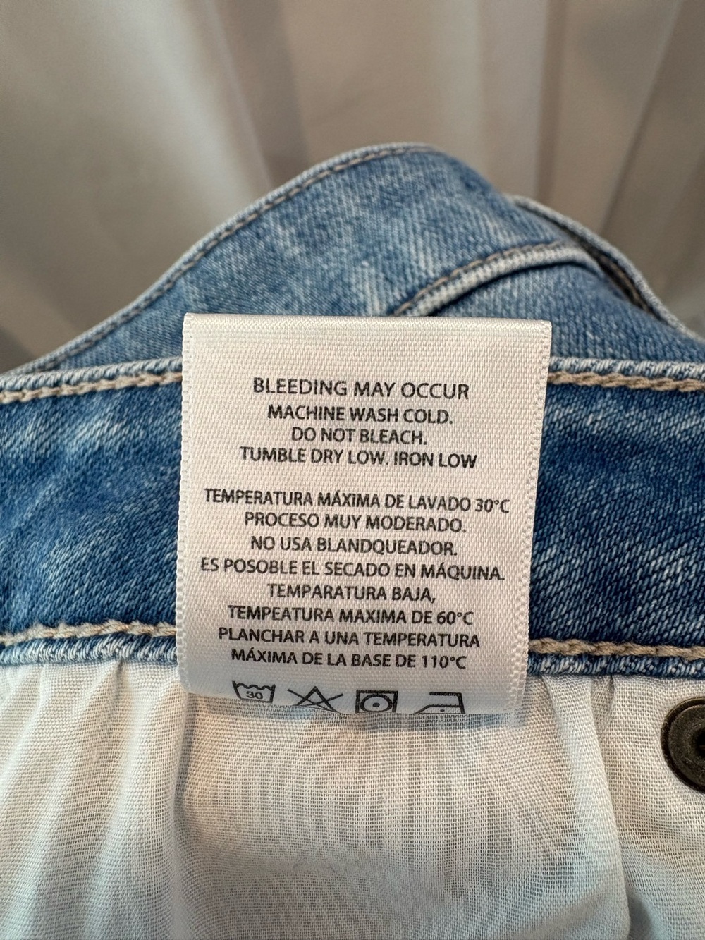 HIDDEN Jeans Peyton Stretch Denim Midi Skirt Medium Wash Raw Hem Size Medium - Picture 8 of 9